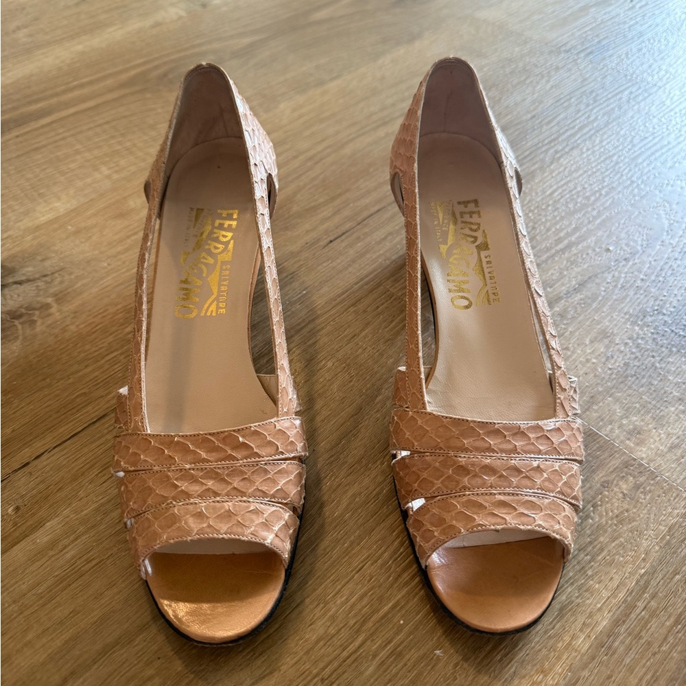 Vintage Salvatore Ferragamo Women's Tan Reptile Print Peep-Toe Slingback Heels